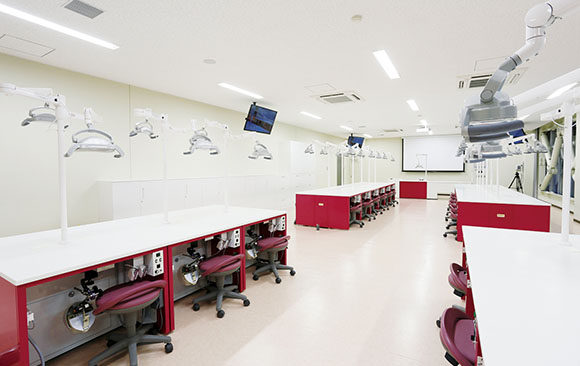 基礎歯科実習室
