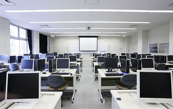 マルチメディア情報処理教室・応用ソフトウェア実習室・システムソフトウェア実習室
