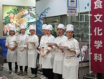 阪神百貨店「魚食普及プロジェクト」に食文化学科生が参加