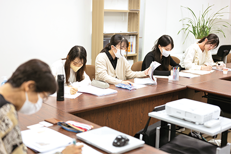 食物アレルギーの知識を深め、何か力になりたいと思った学生たち